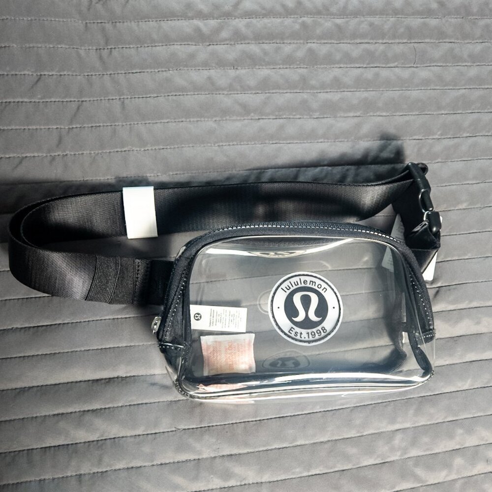 NWT Lululemon Everywhere Belt Bag 1L Clear - Picture 2 of 5